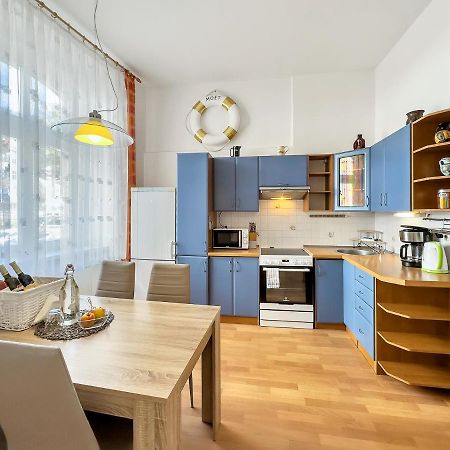 Laura'S Apartment Карлови Вари Екстериор снимка