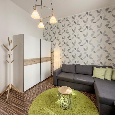 Laura'S Apartment Карлови Вари Екстериор снимка